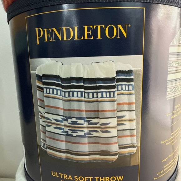 Pendleton Plush Throw Blanket 50X70 - Picture 5 of 5